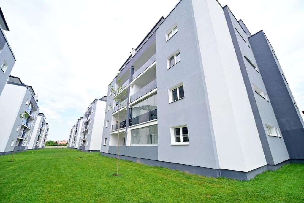 Flh - Blue And Pink Lagoon - Kogalniceanu Sibiu Exterior photo